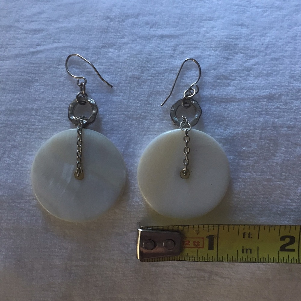 Shell And Hammered Loop Pierced Earrings - image 3